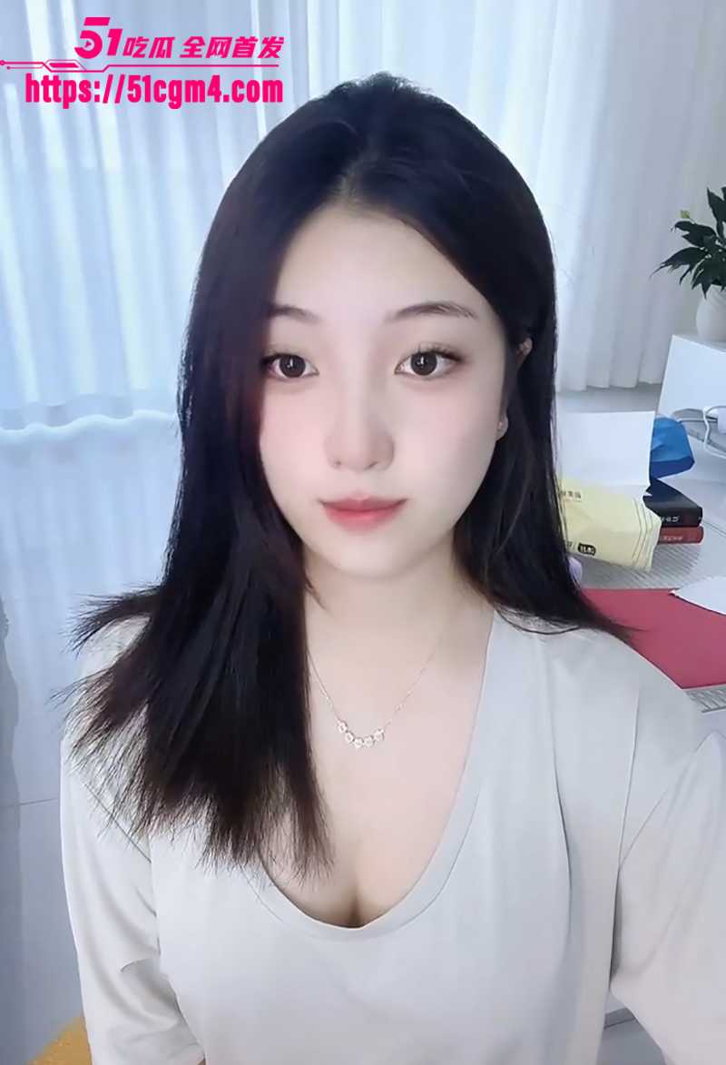 巨乳嫩妹 奶油桃子 付费定制 浴室全裸狂揉G杯大白奶 假屌猛插肥鲍狂喷白浆 完美肉体让人动情！