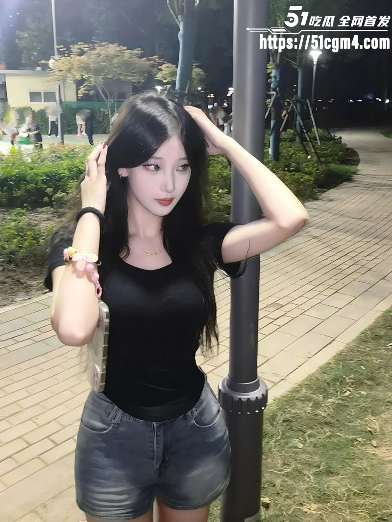 河南新乡顶级捞女榜上大哥 一掷千金拍下海量不雅视频 露脸口交 玉足足交 后入爆操 骚浪到炸裂！