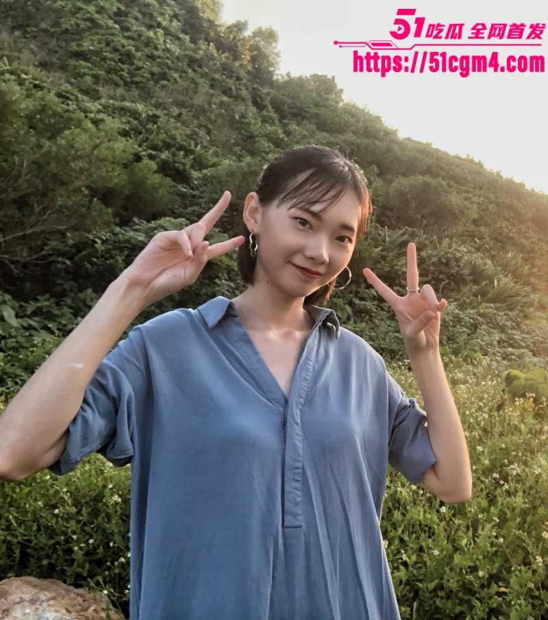 上海90后小仙女 黄菀琳 私密自拍疯传  2