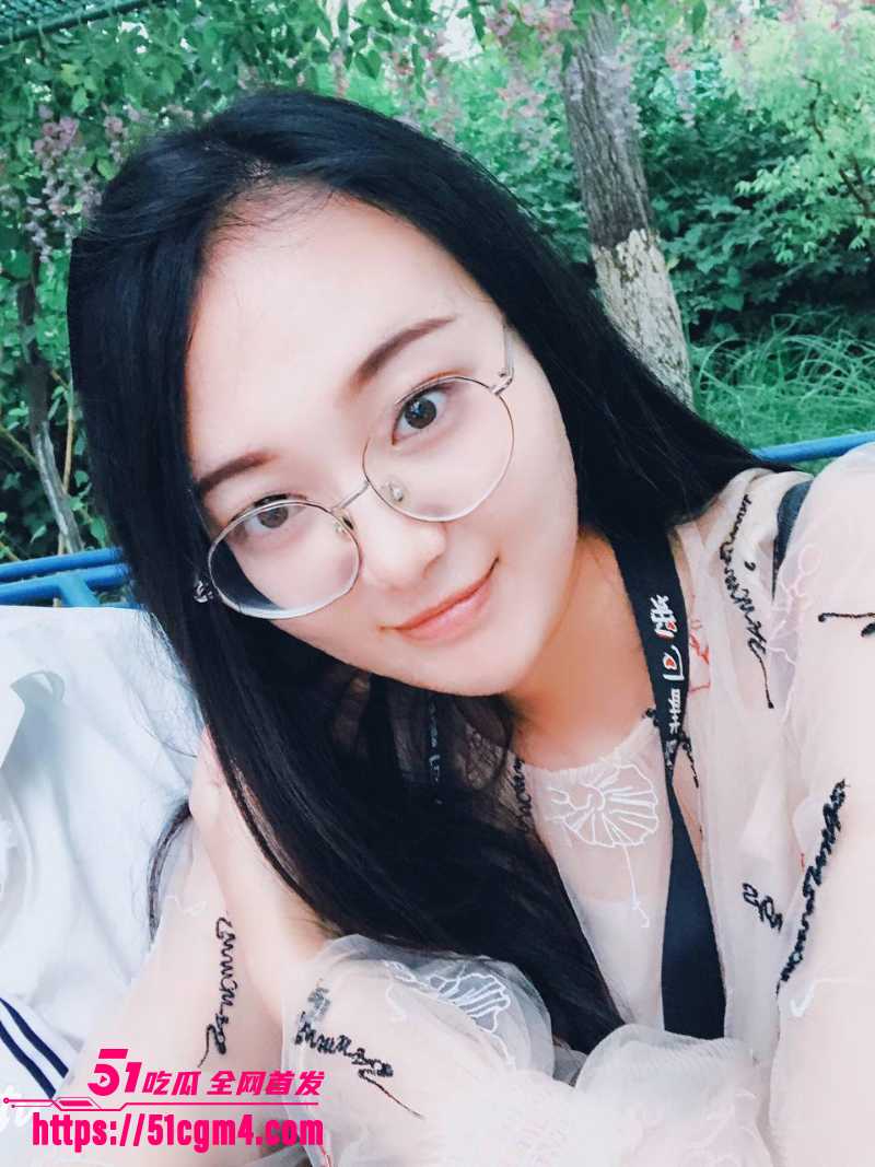 湖南长沙淫妻 李晶 约炮视频曝光 眼镜人妻变极品骚货 床上被炮友狂操高潮 肥臀晃到眼花缭乱！