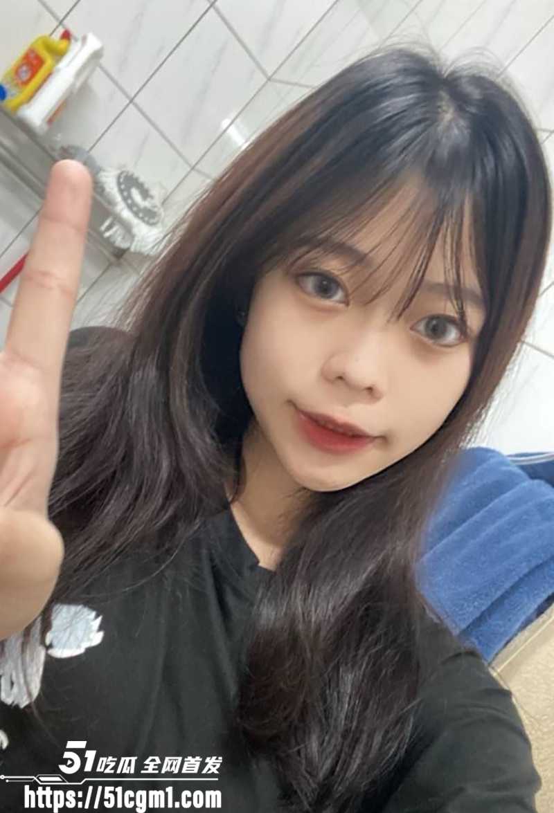 超可爱大一新生露脸自慰视频曝光 2 拷贝
