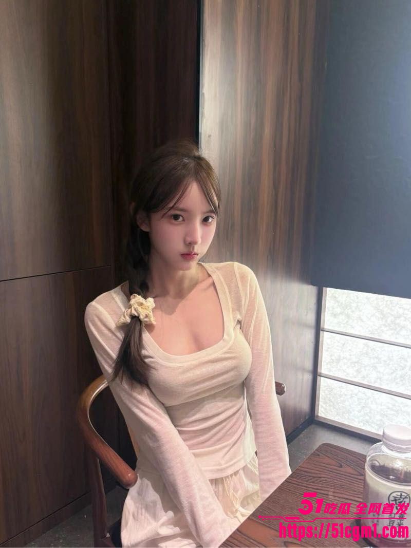 清纯御姐型少女私拍视频流出 2