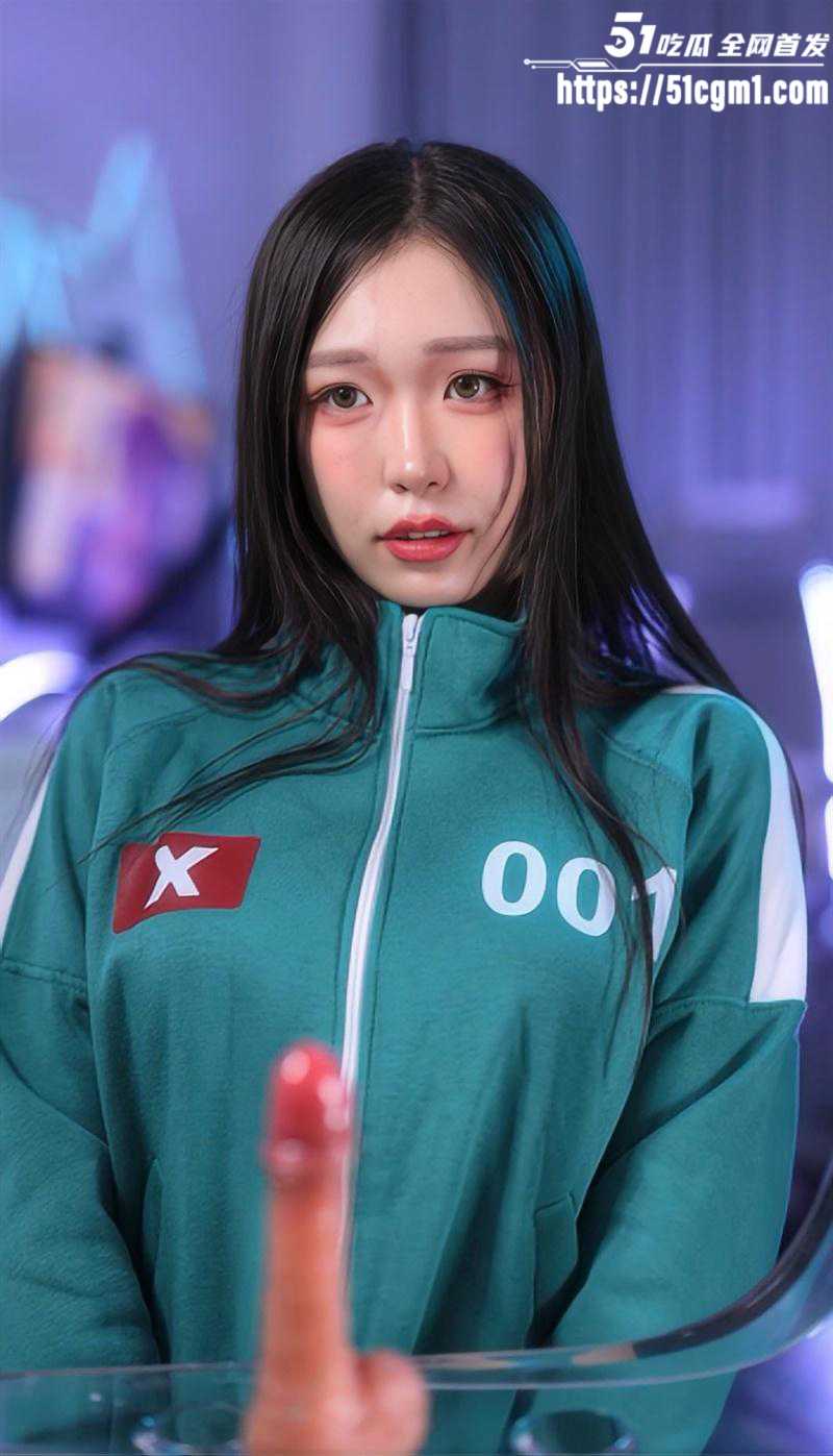 新加坡甜美女神 Meriolchan 福利新作鱿鱼游戏 深喉吞屌唾液横飞 风骚眼神妩媚拉丝！