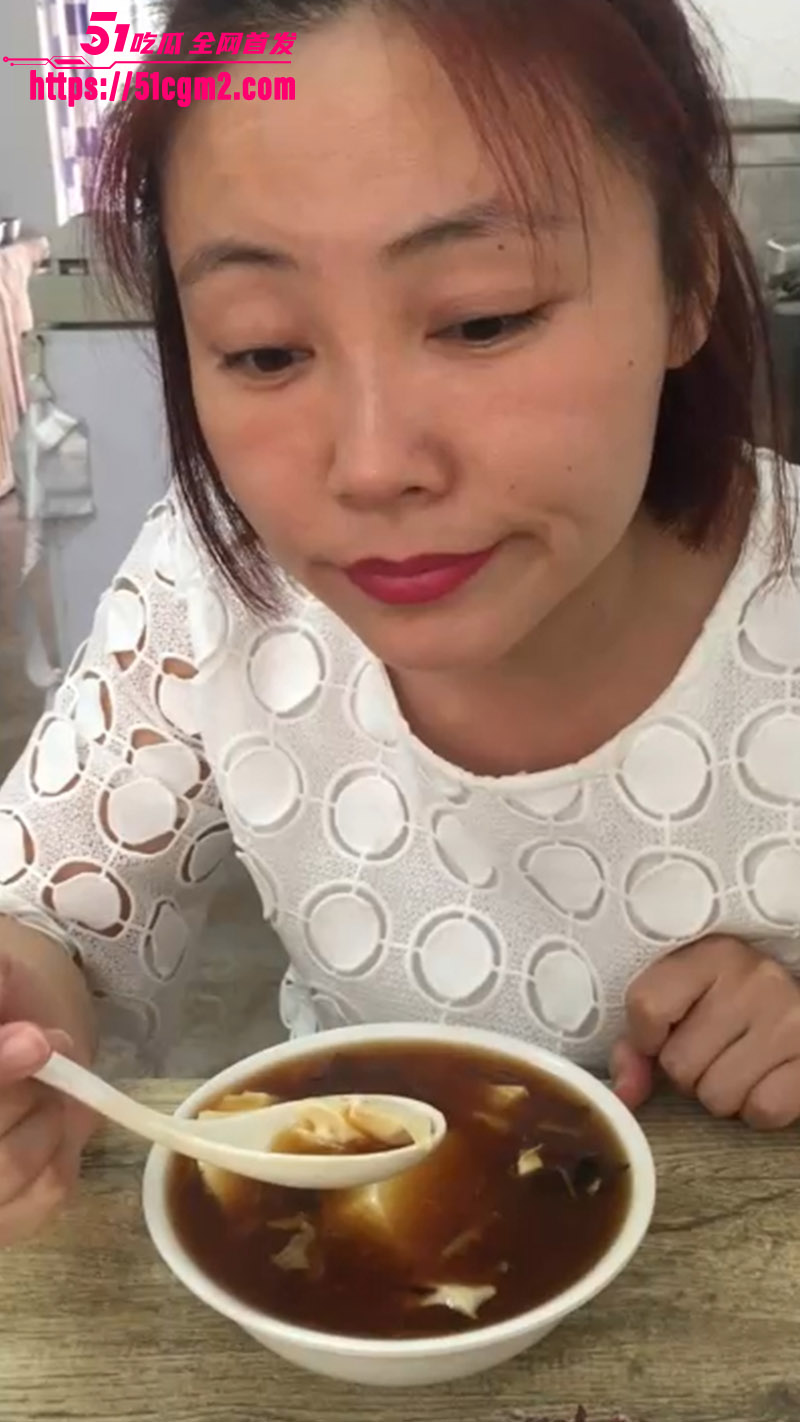 黑车司机老肥 赵邦贺 系列合集 专勾引良家少妇 从玉米地野战到车震开房啪啪狂干 昔日贤妻变专属肉便器！