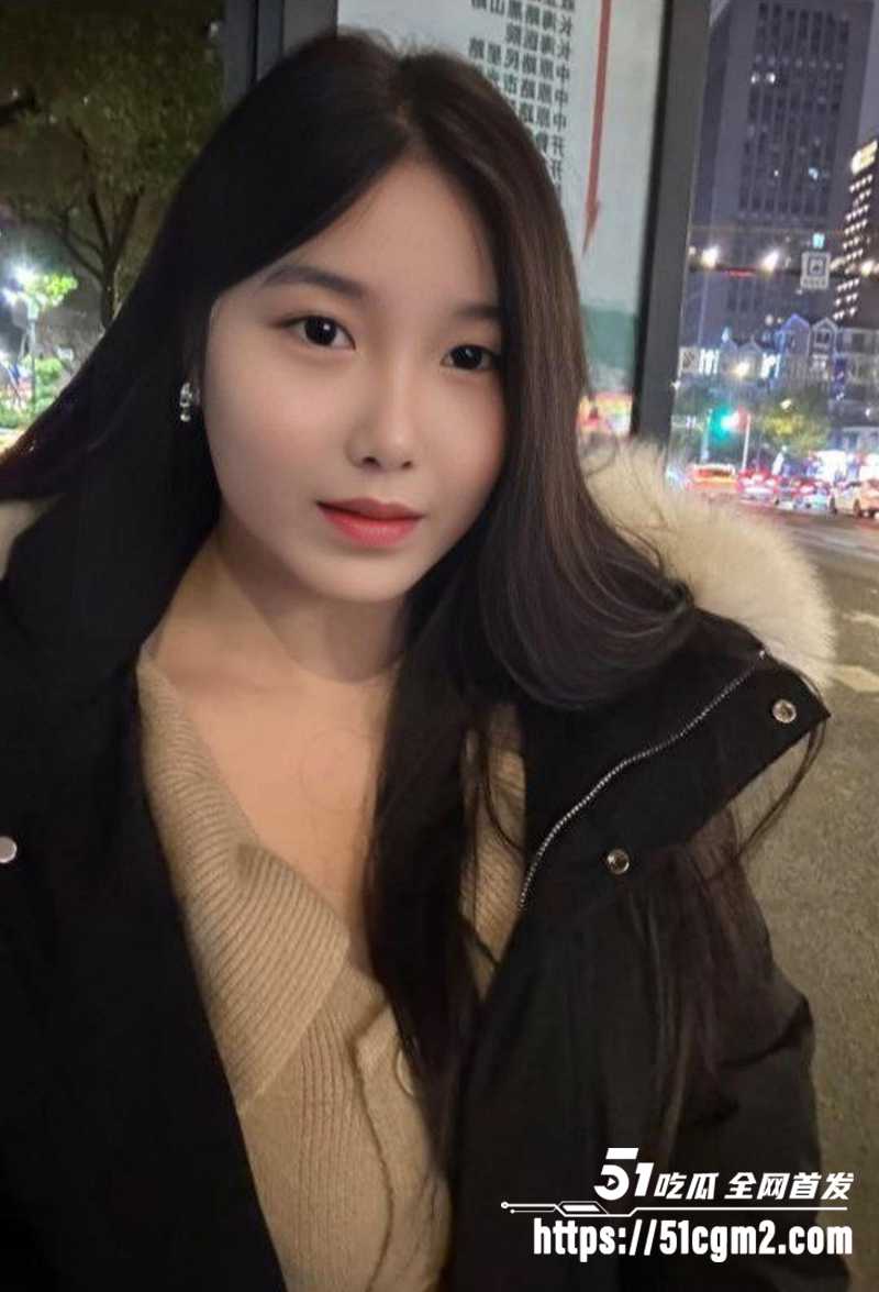 广东大三学生妹艺术系美女吴洁被调教视频流出2拷贝