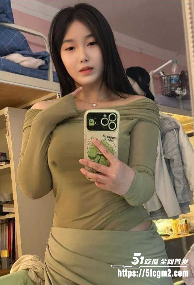 广东大三学生妹艺术系美女吴洁被调教视频流出3拷贝
