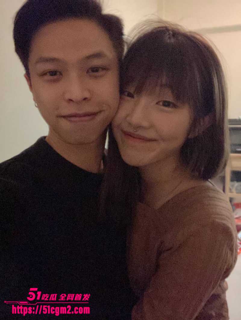 情侣泄密 超漂亮鼻钉妹子床上狂放做爱 镜头特写肉棒抽插嫩穴 阴唇包裹鸡巴上下骑乘 激情到爆