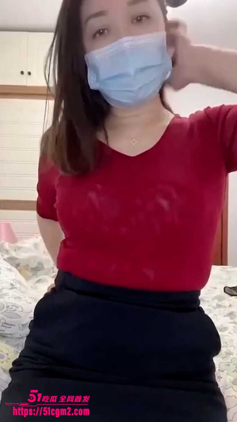 抖音10万粉网红 陈圆圆 老A8丰腴犹存骚舞自摸老逼自慰手法娴熟 狂插骚穴淫荡无比