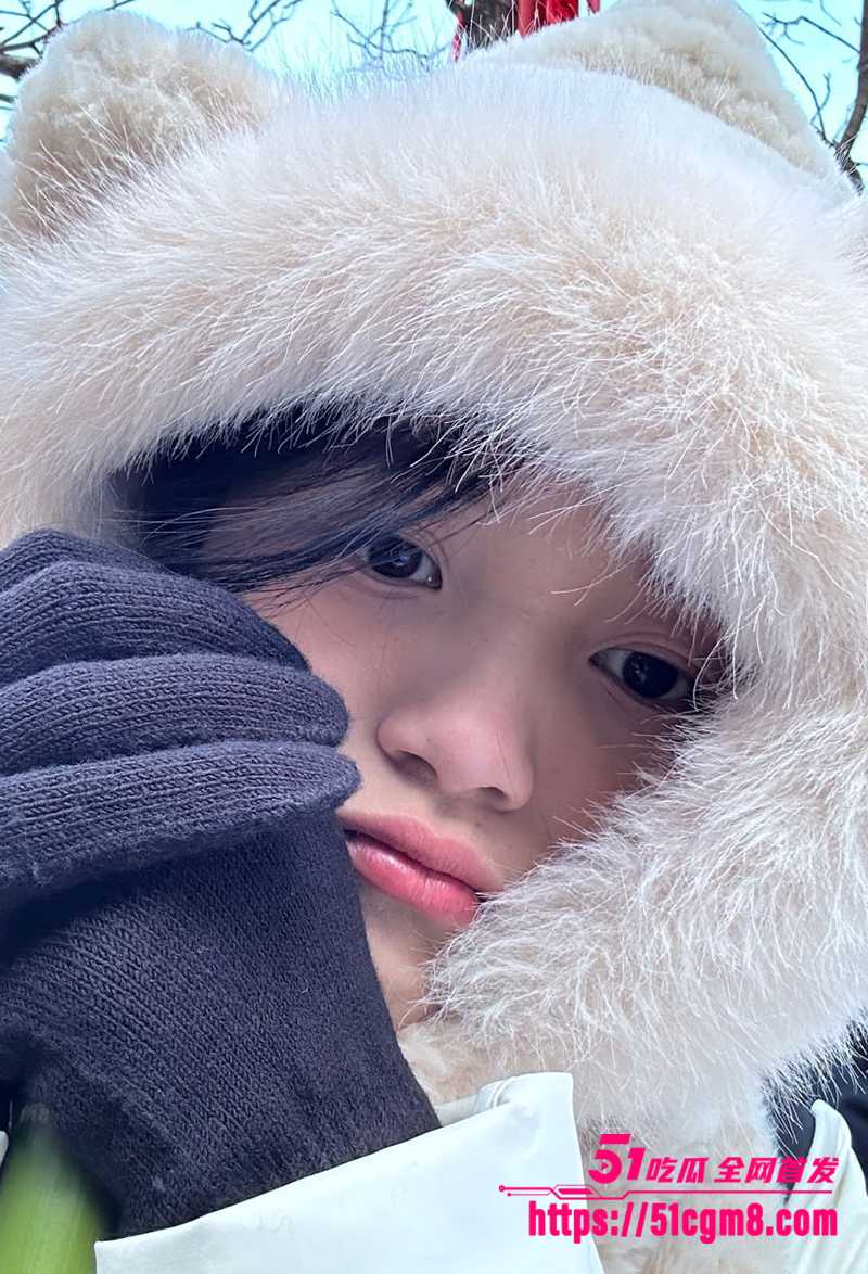 上海清纯嫩妹 芮敏 不雅视频流出 玩反差开档诱惑 被金主调教爆操 浓密黑森林淫水狂流 翘臀高撅啪啪猛撞！