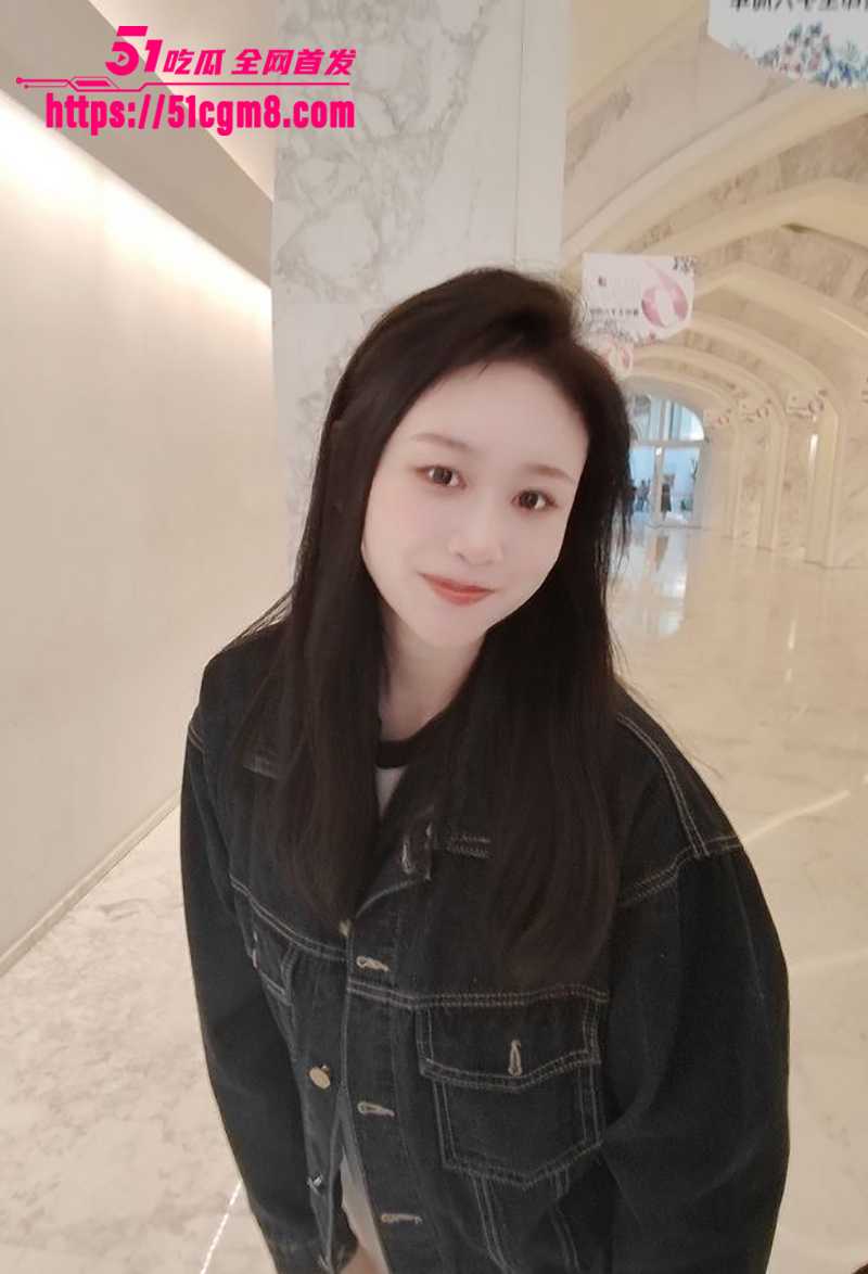 南京超淫少妇 何熙颜 婚内出轨 认主当狗玩淫装诱惑 各种露穴舔屌被无套爆操 堪称人形榨精机！