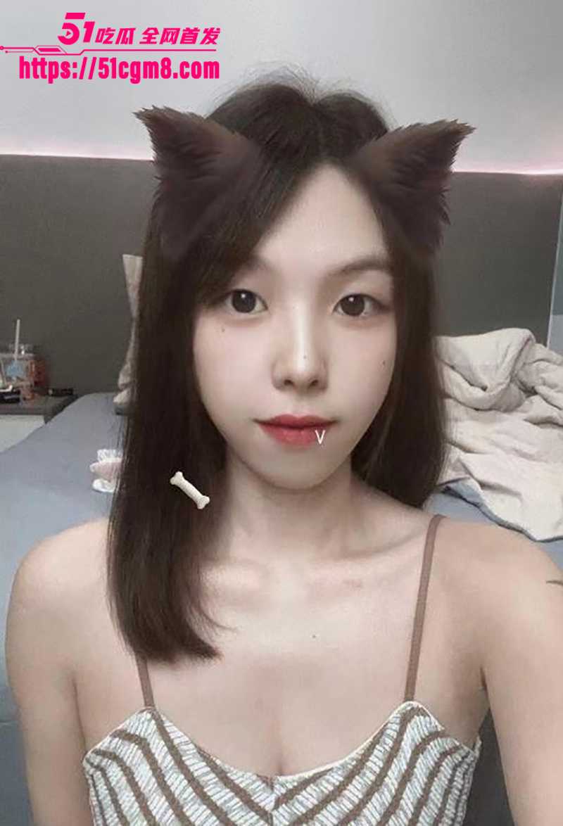 深圳反差婊钢管舞老师被调教视频流出4拷贝