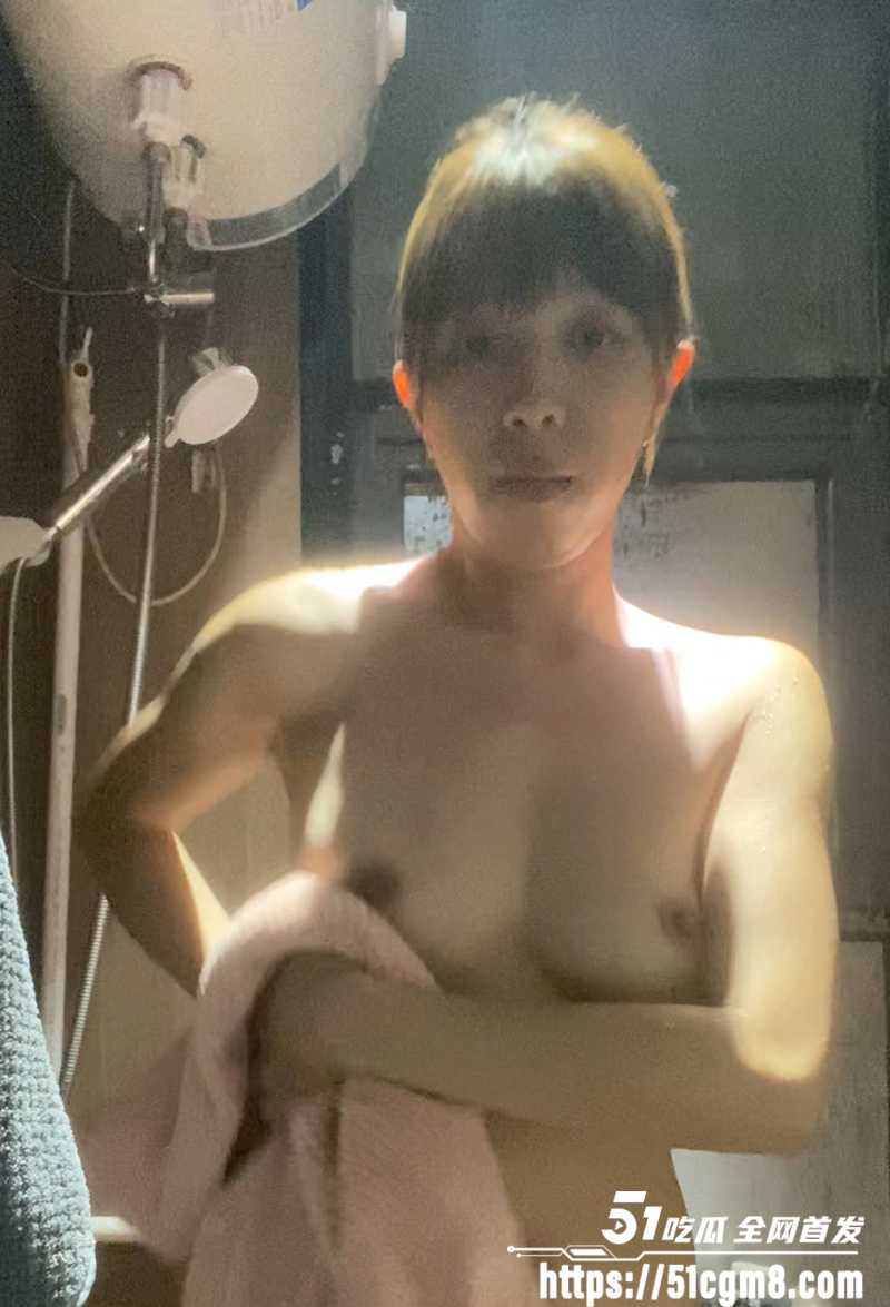 深圳反差婊钢管舞老师被调教视频流出8拷贝