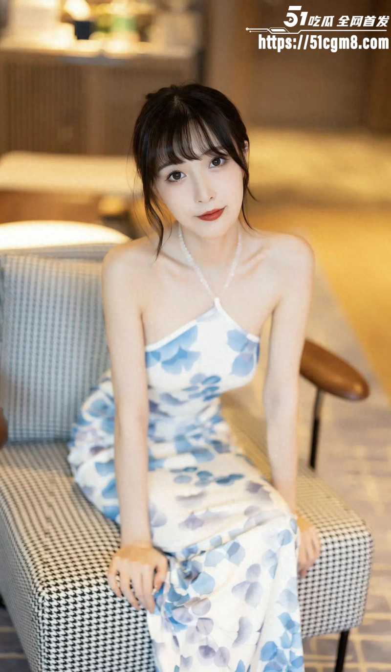 秀人网头牌女神 林星阑 与摄影师口交性爱 性感蜂腰圆润蜜桃臀 处处散发勾魂淫香！