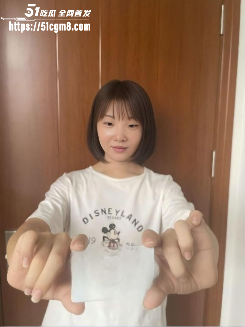 广东恋爱脑学生妹 包佳音 为给男友买手机甘愿裸贷 全裸激情自慰 眼神饥渴难耐！