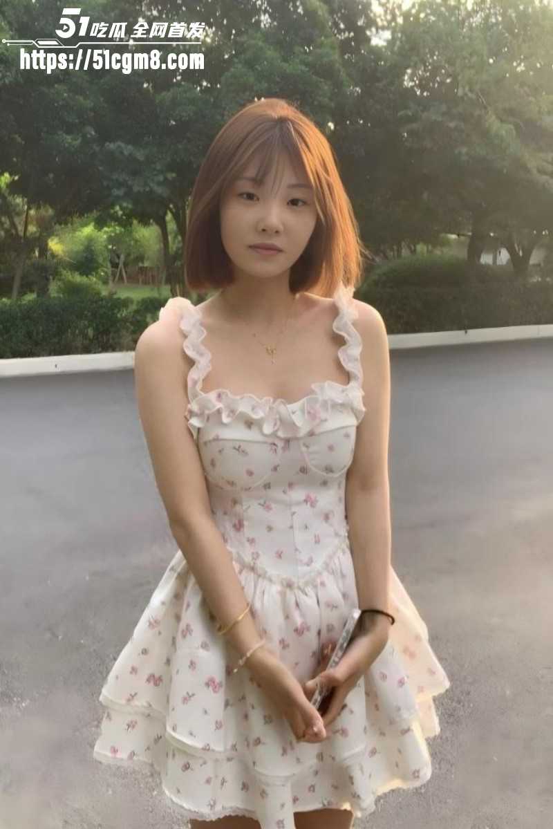 广东学生妹包佳音裸贷视频04