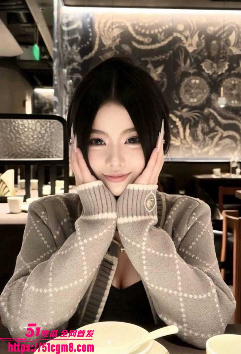 清纯小网美 叶熙慧 不雅视频 乖乖女变土豪肉便器 戴狗链玩情趣跪舔狗爬 被虐穴后入极致淫荡！