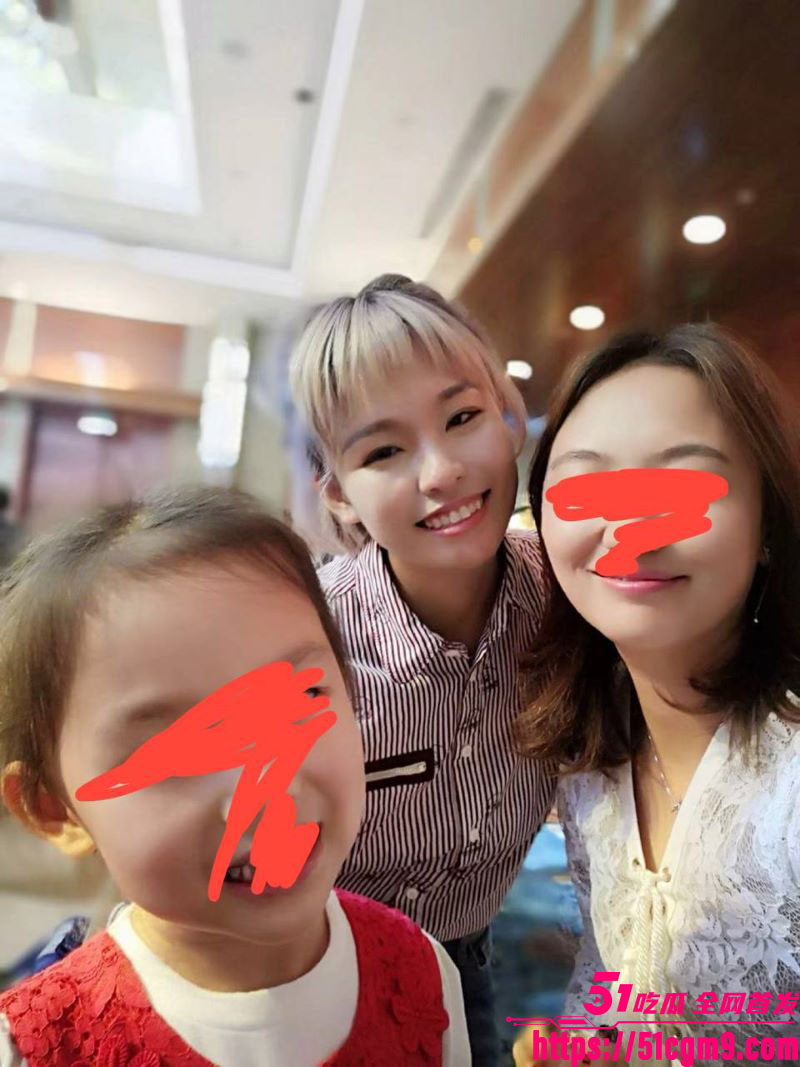 长沙解放西路黄毛妹当街口交后续 4