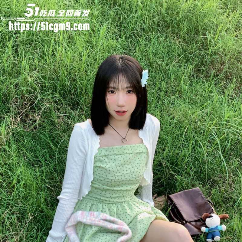 湖南乖巧嫩妹 李沫 被金主抛弃泄密私拍 胯下比耶宛如母狗 清纯女神竟如此淫荡！