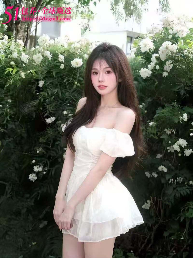 51包养 高端外围 | W1WH31702 武汉顶级颜值学生妹 胸部软 手感超级好 咪咪粉嫩且挺拔 质量保真 假一罚十
