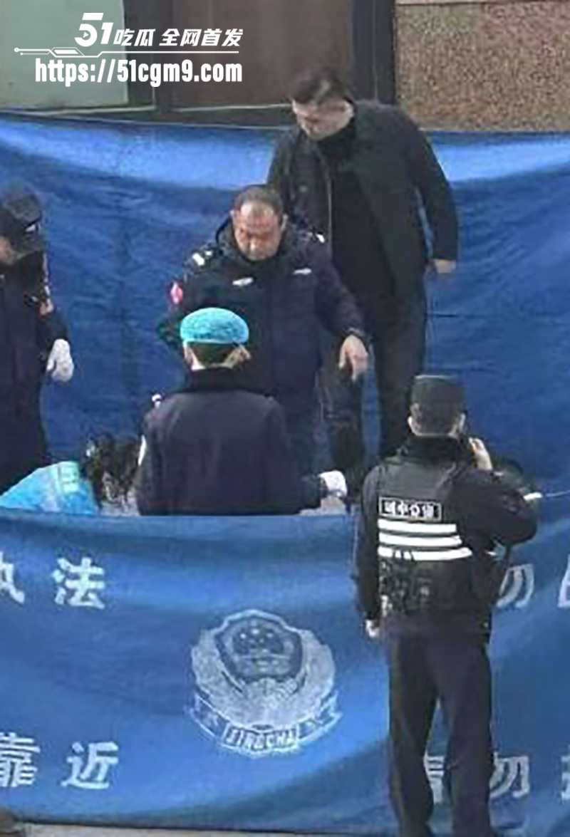青海西宁城北区南门体育馆初中生杀人视频流出4拷贝