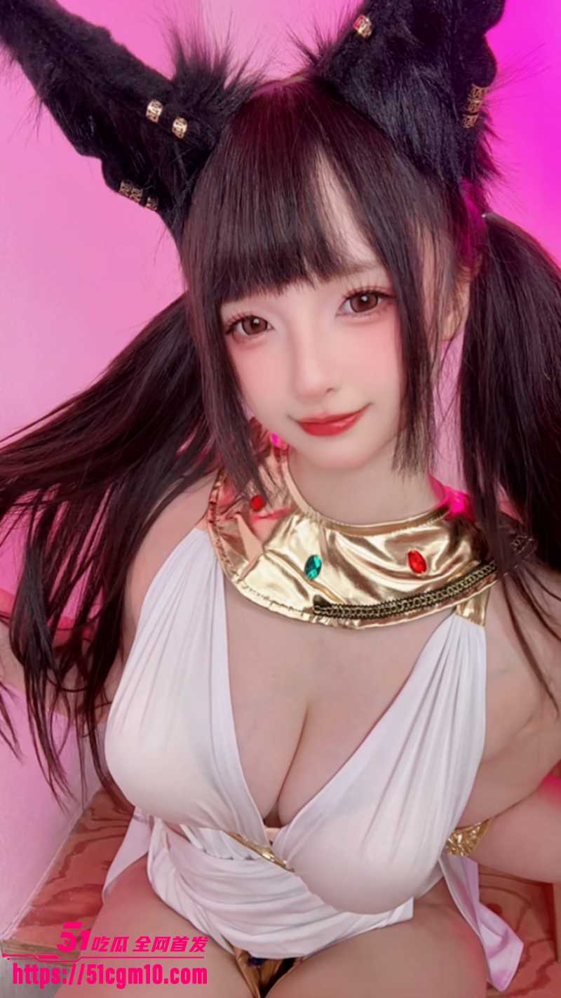 二次元福利姬 神楽坂真冬 cos埃及野猫 表情妩媚勾人 玉足高抬撩拨人心 举手投足间尽显尼罗河风情！