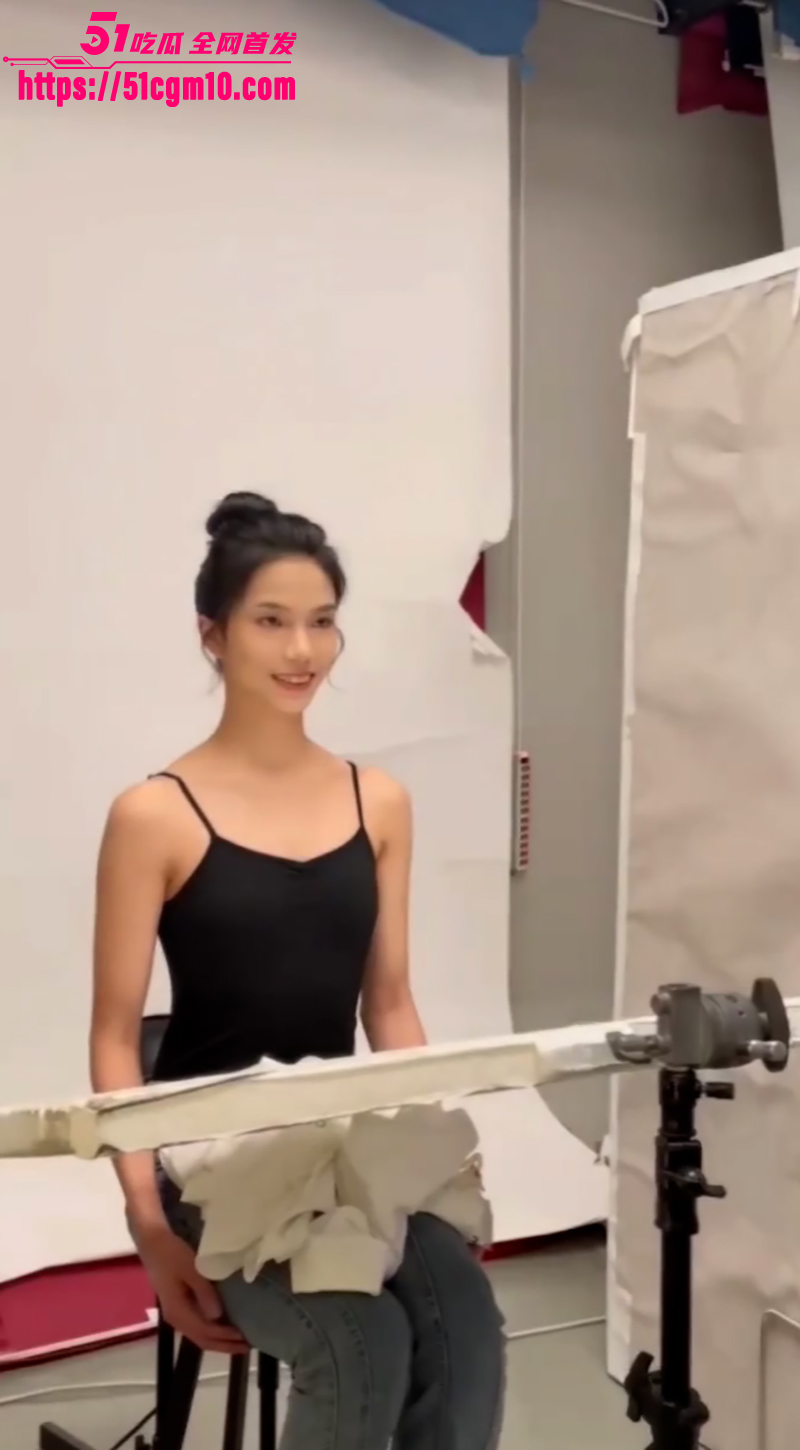 短发清纯少女 性爱视频遭男友报复泄露！ 2