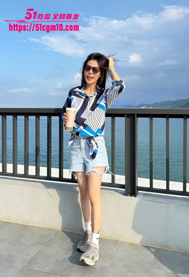山东极品人妻 萧燕 偷情黑料泄露 端庄人妻嘴叼避孕套挨操 更有大量超淫私拍 看完保你三观尽碎！