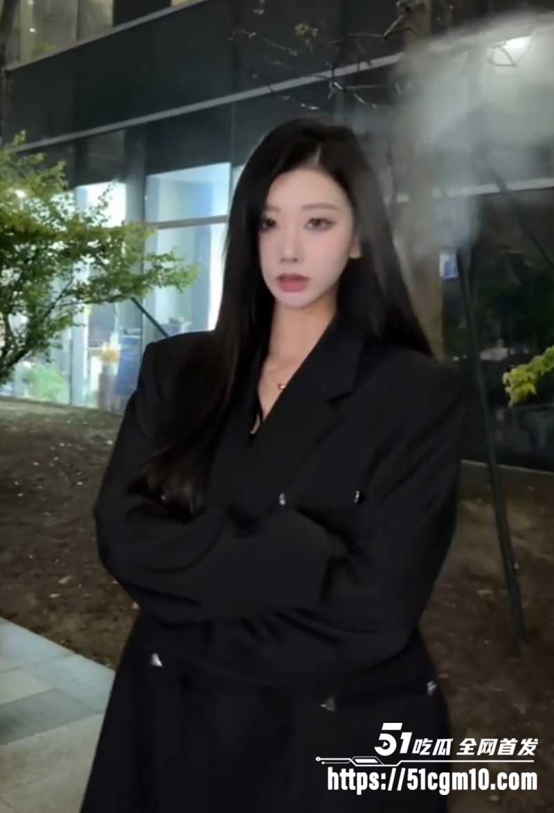 高挑御姐模特 刘梓洁 不雅视频 气质女神被金主掐脖狂干嫩穴 绝对反差崩坏的富人专属肉便器！