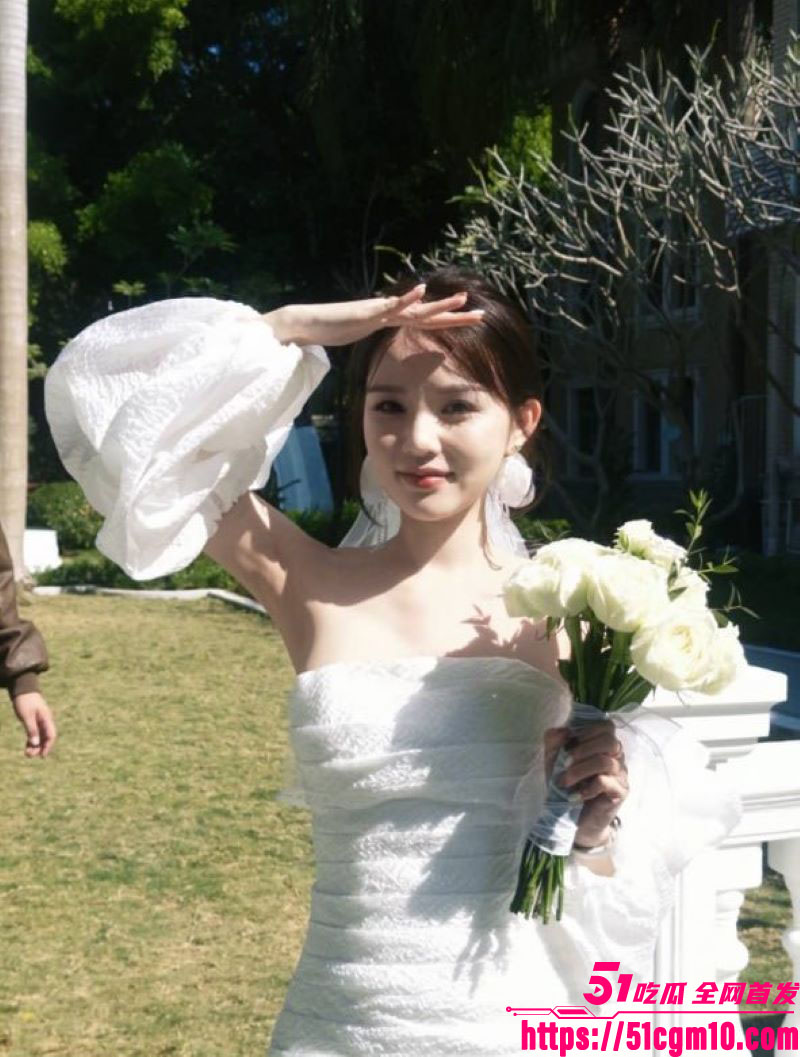 新娘手持结婚证做爱 3
