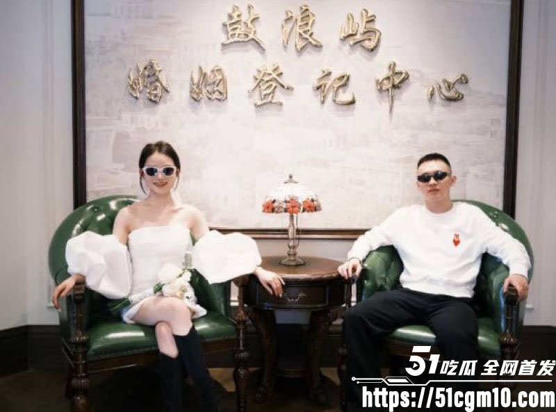 新娘手持结婚证做爱 4