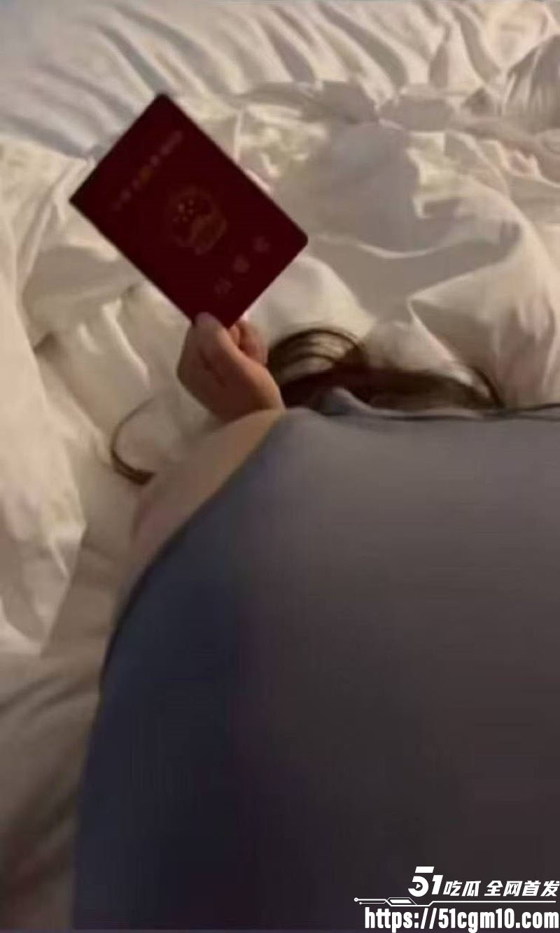 新娘手持结婚证做爱 8