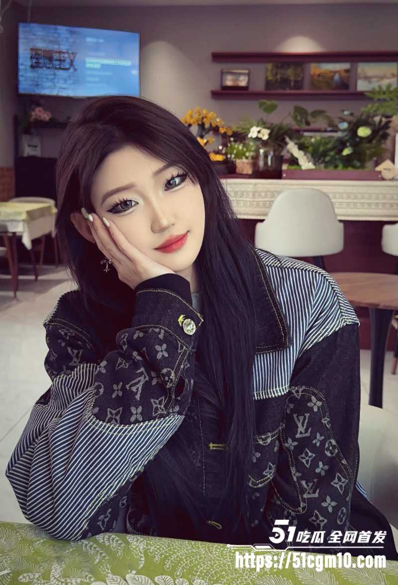 教育展美女志愿者 被富豪玩成私人肉便器 脸穴同框戴狗链扮女仆 被操的崩溃高潮 速冲不看亏死！