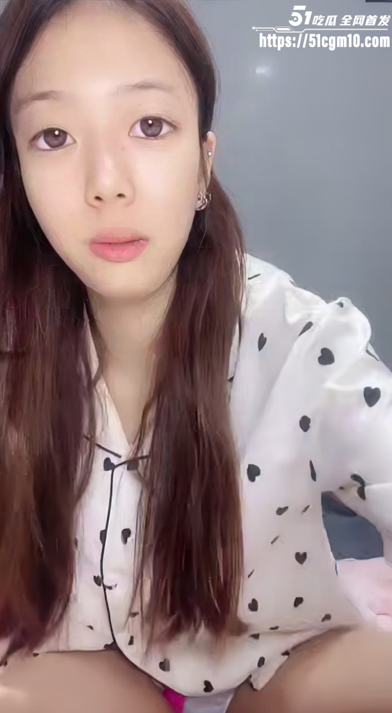 颜值女神 清纯安静 性爱录屏放送 黑长直萝莉自慰发骚挑逗蜜穴 骑乘抽插高潮呻吟不断