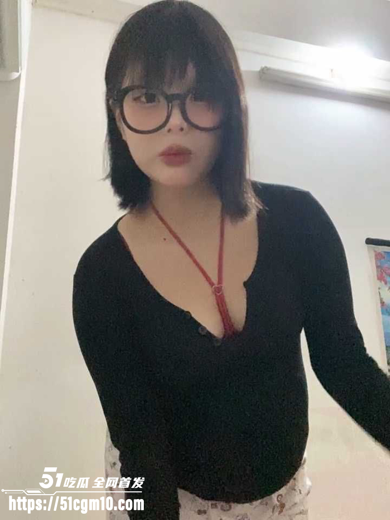 精厕卖逼妓女 肖博美 绿帽老公陪玩3P 嘴穴双洞齐开 现场淫乱尺度如同活春宫示范课！
