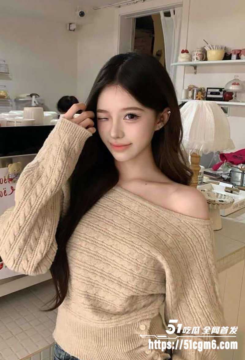 高颜值极品身材少女露脸自拍 2 拷贝