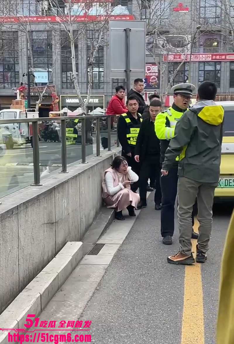 江苏扬州路怒症遇碰瓷姐视频曝光 7 拷贝