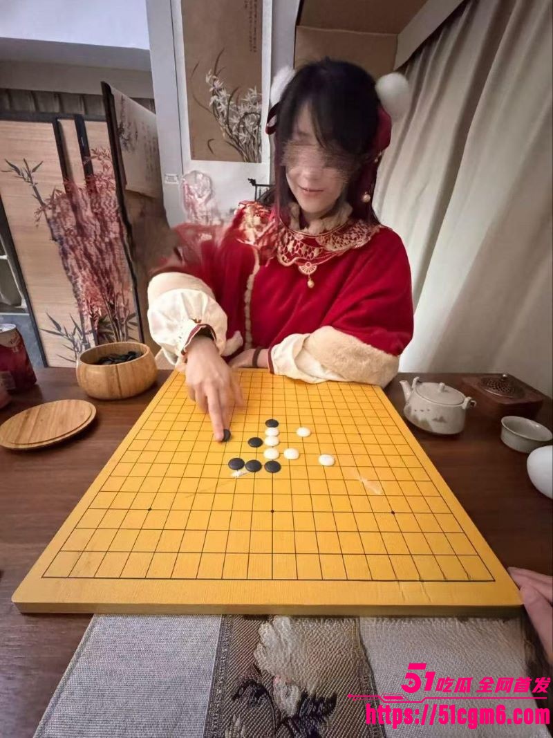 海角乱伦大神 意淫自己妹妹 新年第一炮 妹妹身穿马面裙化身小财神榨精 扇臀调教淫水狂涌！