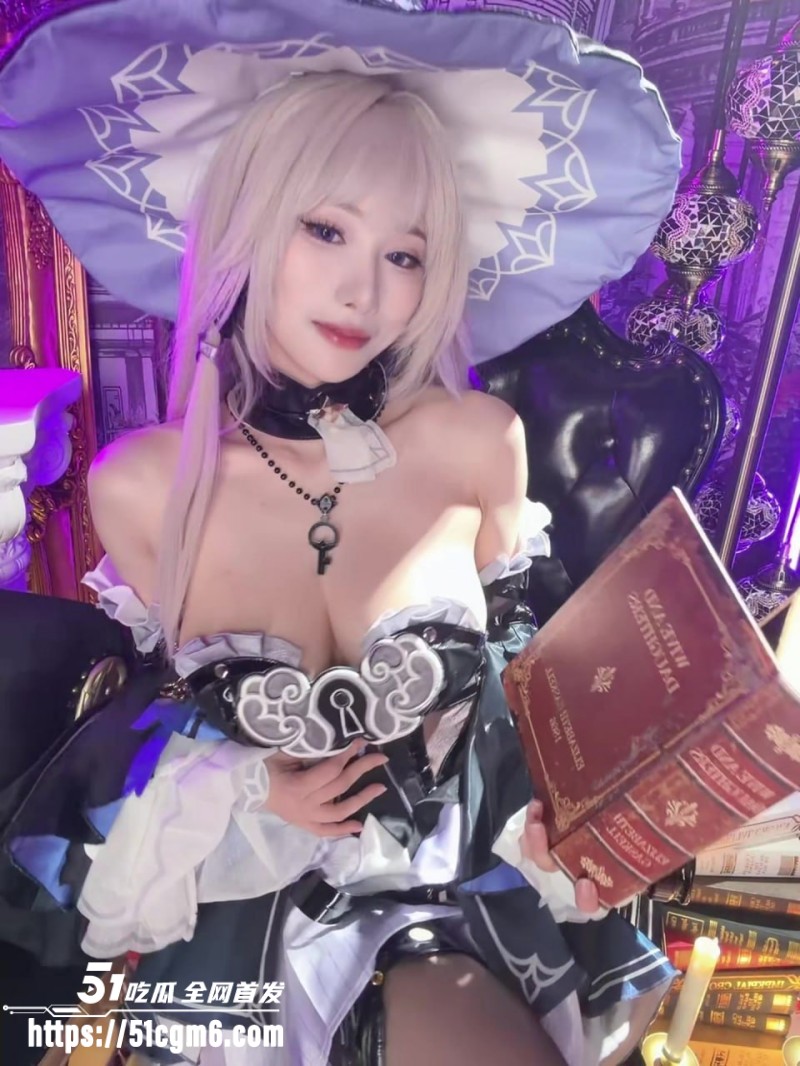 巨乳福利姬 雨波HaneAme 化身大黑塔魅惑全场 面对镜头仰视展露大奶轮廓 美腿抬高无毛肥穴若隐若现