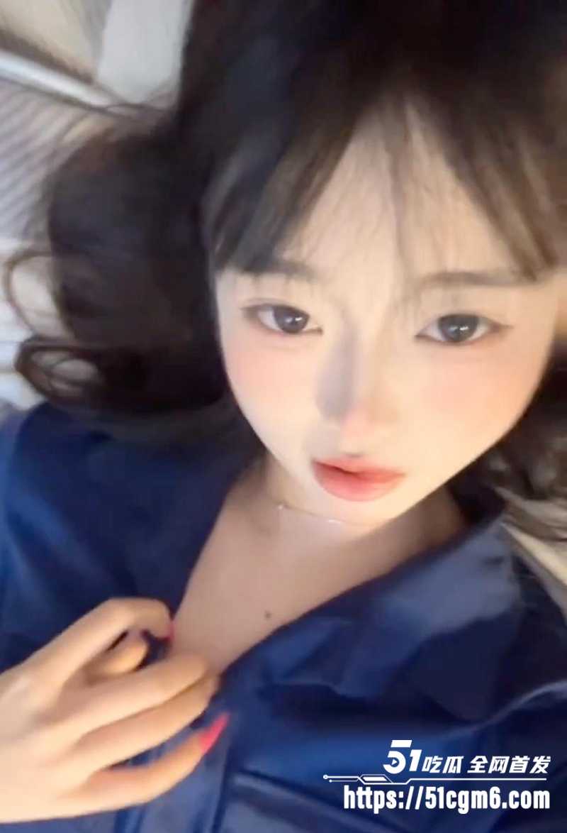 玉女网红清纯妮妮私定福利流出 4 拷贝