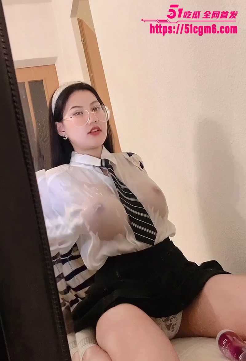越南爆乳人气博主ppsuwanOF订阅福利合集流出4拷贝
