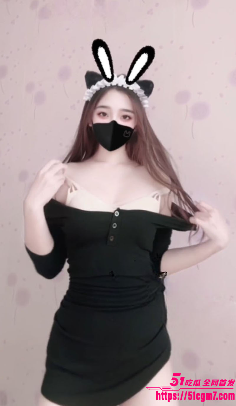 推特06年嫩妹网黄 纯欲小朵 抖音风裸舞福利 娇嫩身材销魂诱人 前凸后翘舞姿令人陶醉！