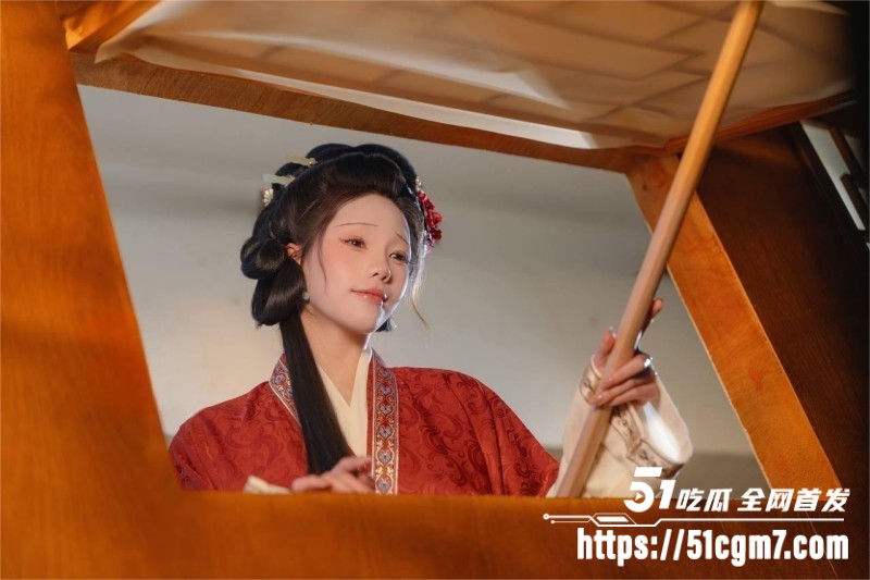 巨乳福利姬 咬一口兔娘ovo 空中飞人贺新春 4watermarked