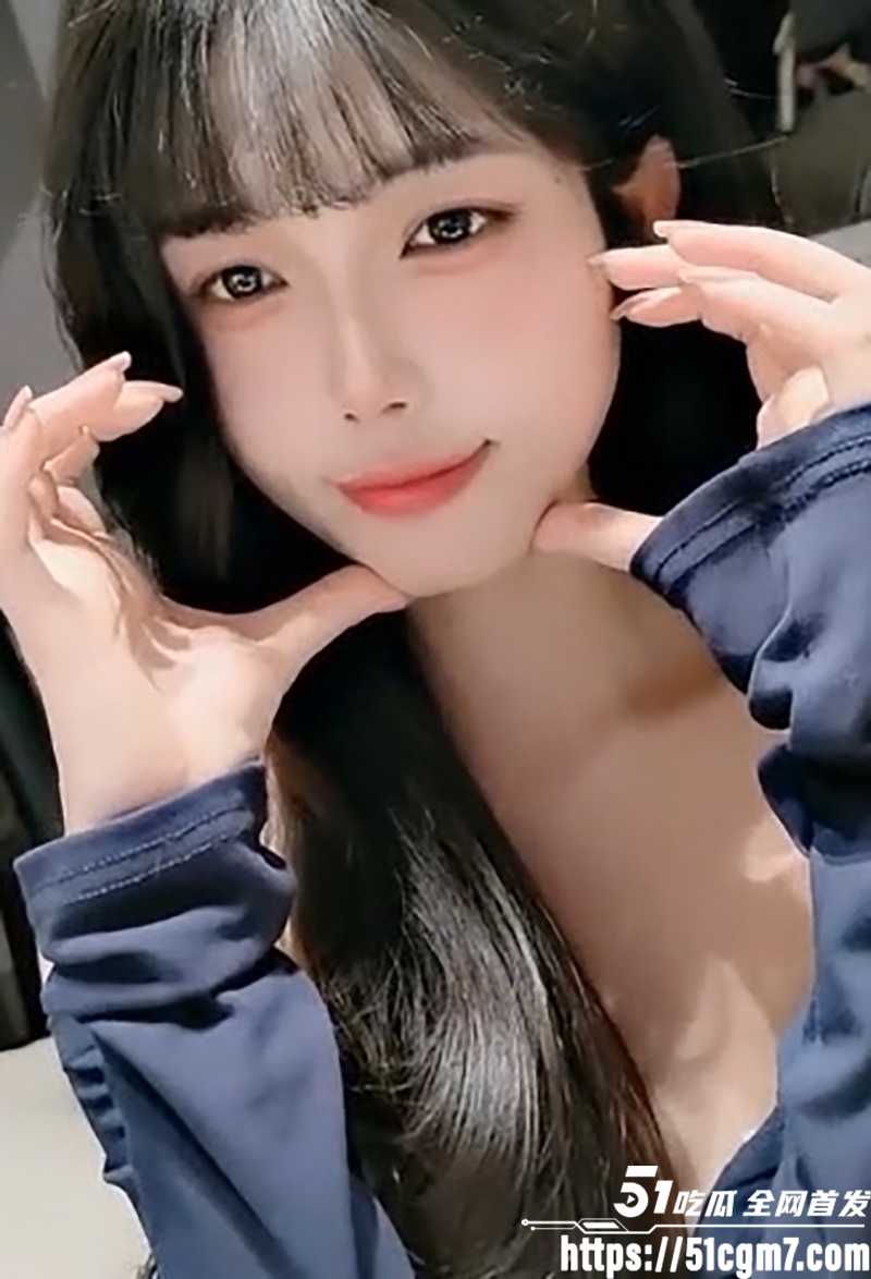纯欲女神sansan666高价私密房裸舞视频流出2拷贝