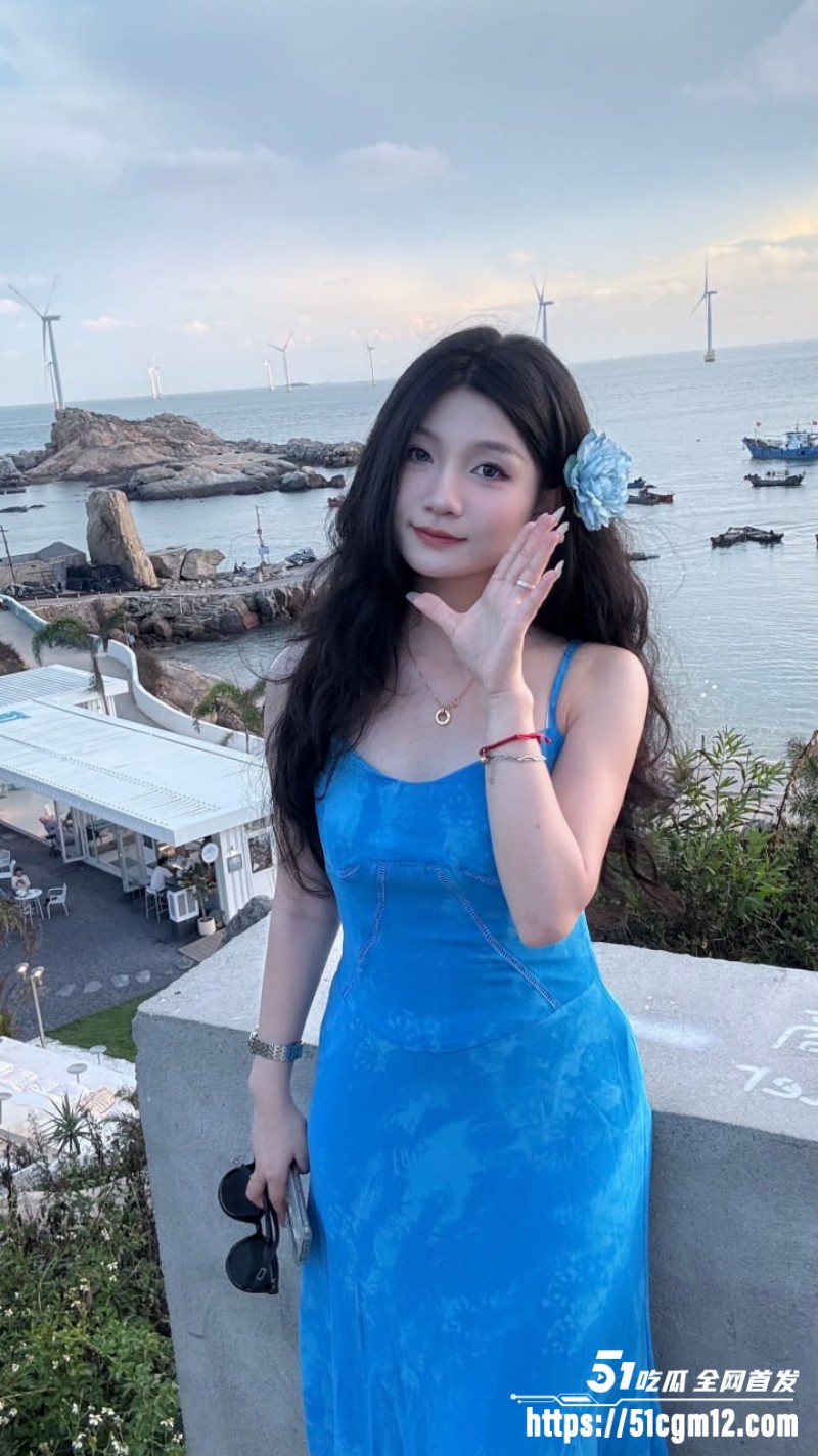 小红书美女博主下海视频遭金主曝光 口足并用主动帮大哥打飞机 多毛鲍鱼暴力抽插面对镜头摆弄淫骚姿势