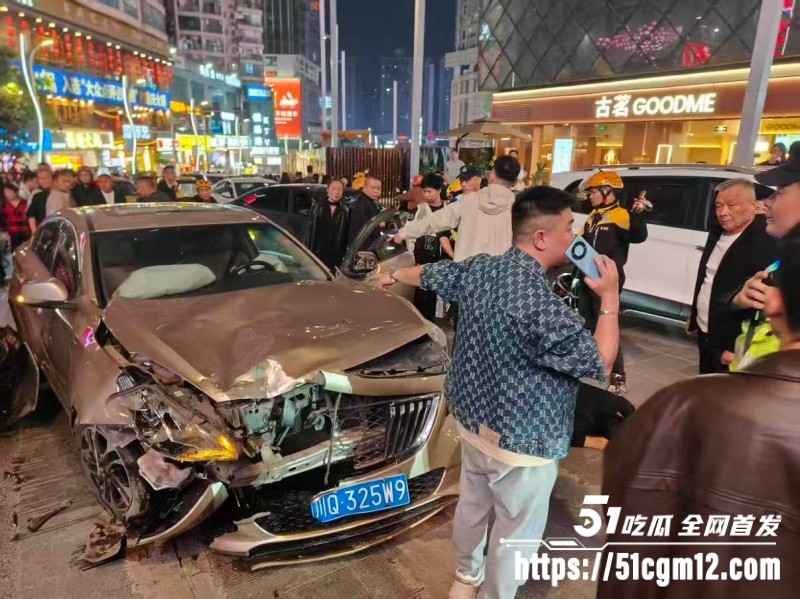 重庆两江新区观音桥发生重大车祸事件 1