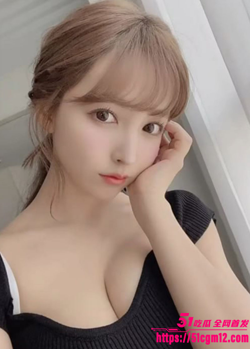 水果派解说 日本女优安斋拉拉 电车痴汉反场 巨乳美女被群狼撕咬 当众猥亵竟爽到高潮 场面极度刺激！