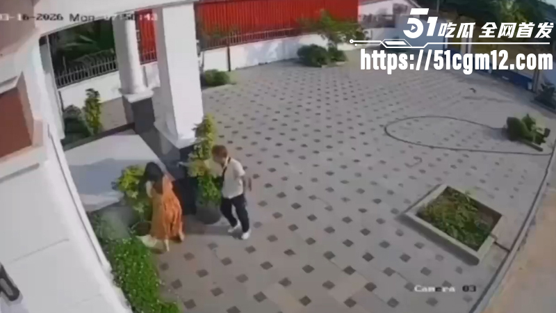柬埔寨稻农 枪杀前女友和警察情夫 随后自杀身亡  2