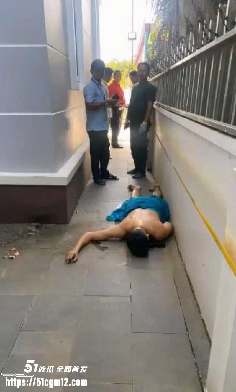 柬埔寨稻农 枪杀前女友和警察情夫 随后自杀身亡  8