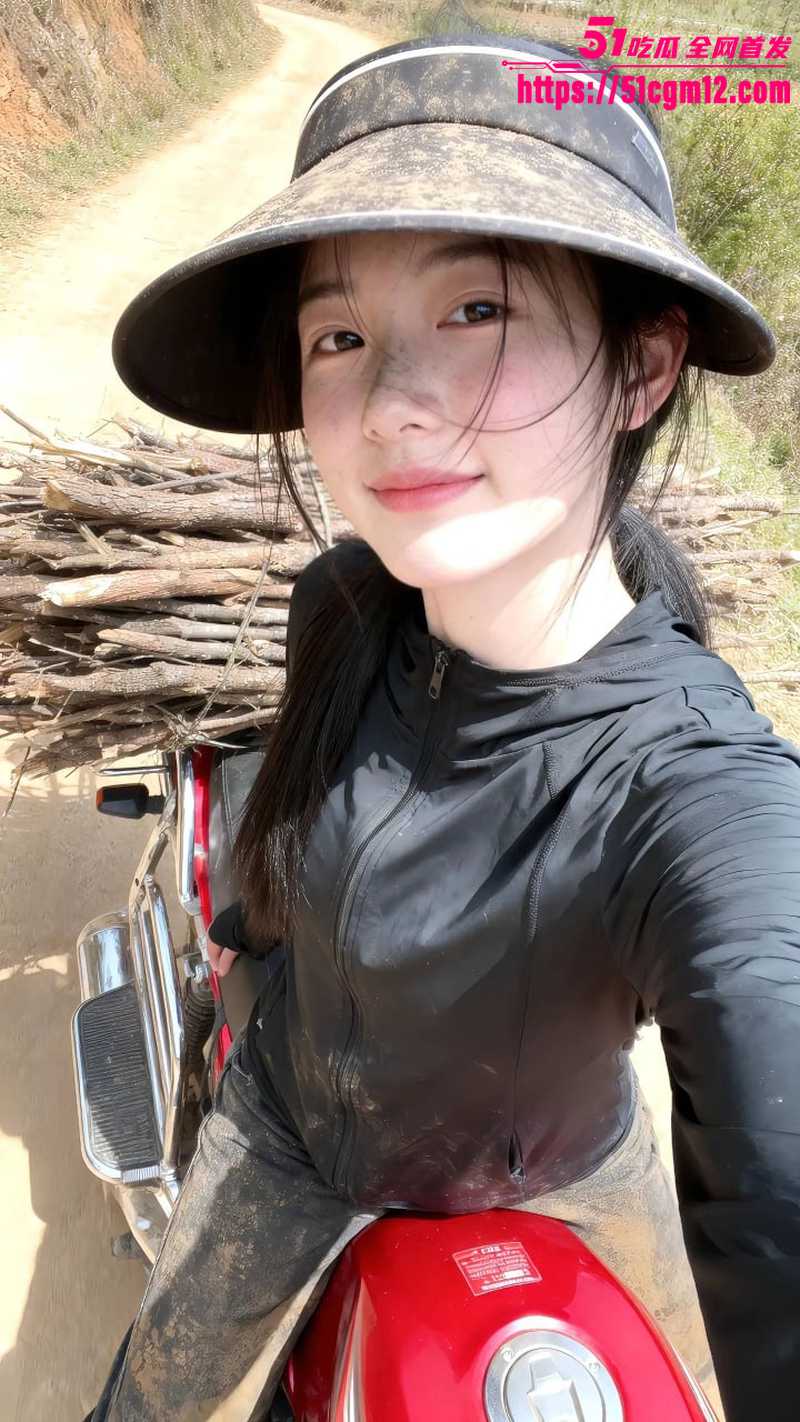 东南亚园区 精神小妹查房 挨个摸奶玩弄 全是18到22岁的年轻少女 美乳真是嫩得犯规啊！