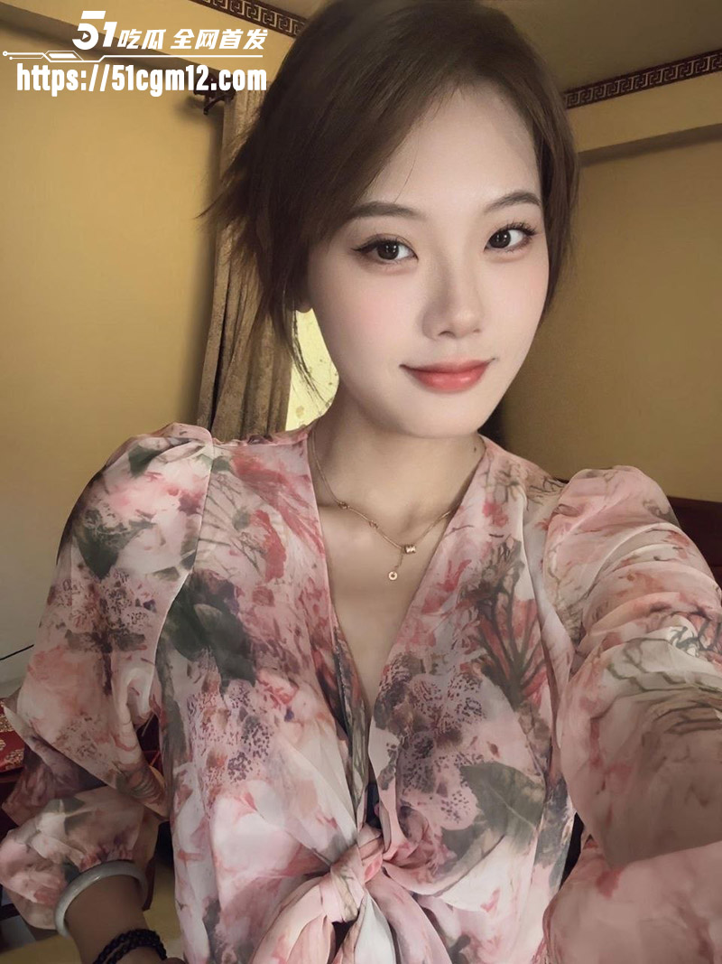 高颜值健身美女 刘敏婕 身穿情趣女仆装白丝网袜 被男友猛烈爆插蜜穴 浪叫连连像挨打一样